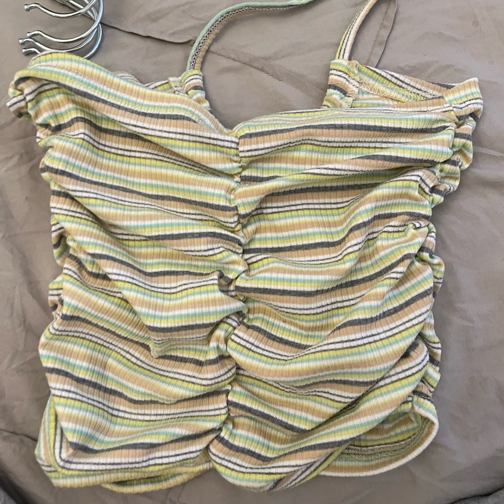 crop top - Picture 2 of 3
